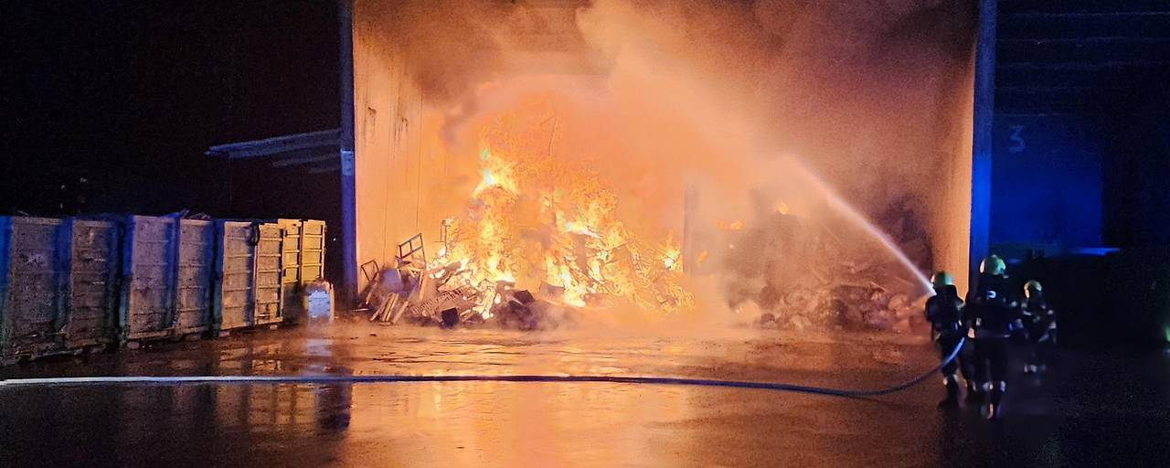 Brand bei Entsorgungsbetrieb in Villach